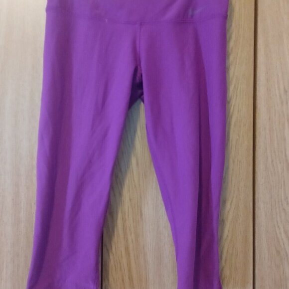 Nike Dri- Fit Capri Leggings Womens Size Small Purple Plum Color Inside Pocket - Picture 8 of 8
